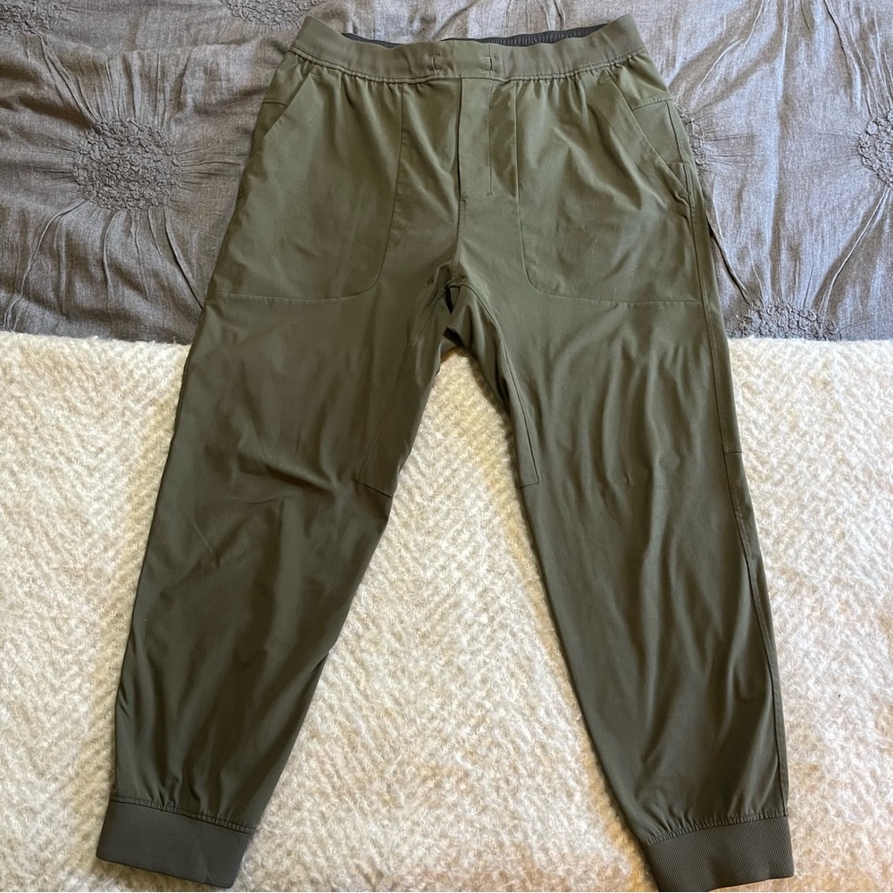 Lululemon ABC Jogger XL Olive Green 27” inseam